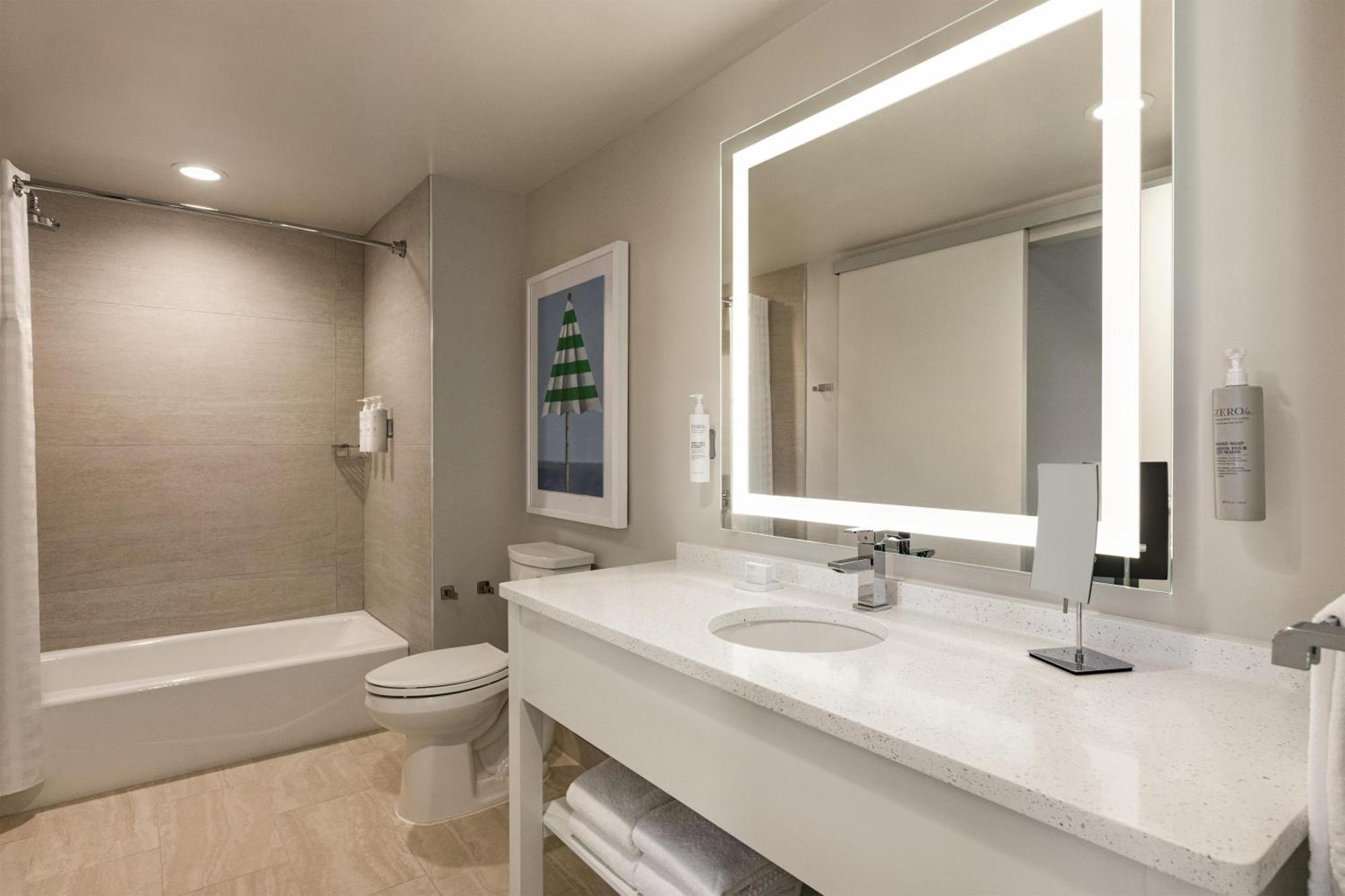 One-Bedroom Queen Suite with Two Queen Beds and Gulf View
