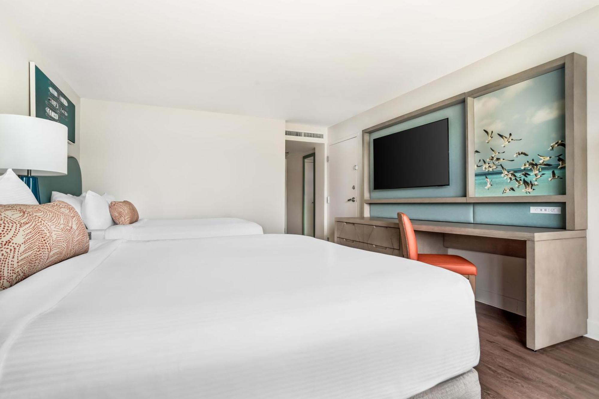 Studio Two Queen Beds Resort View