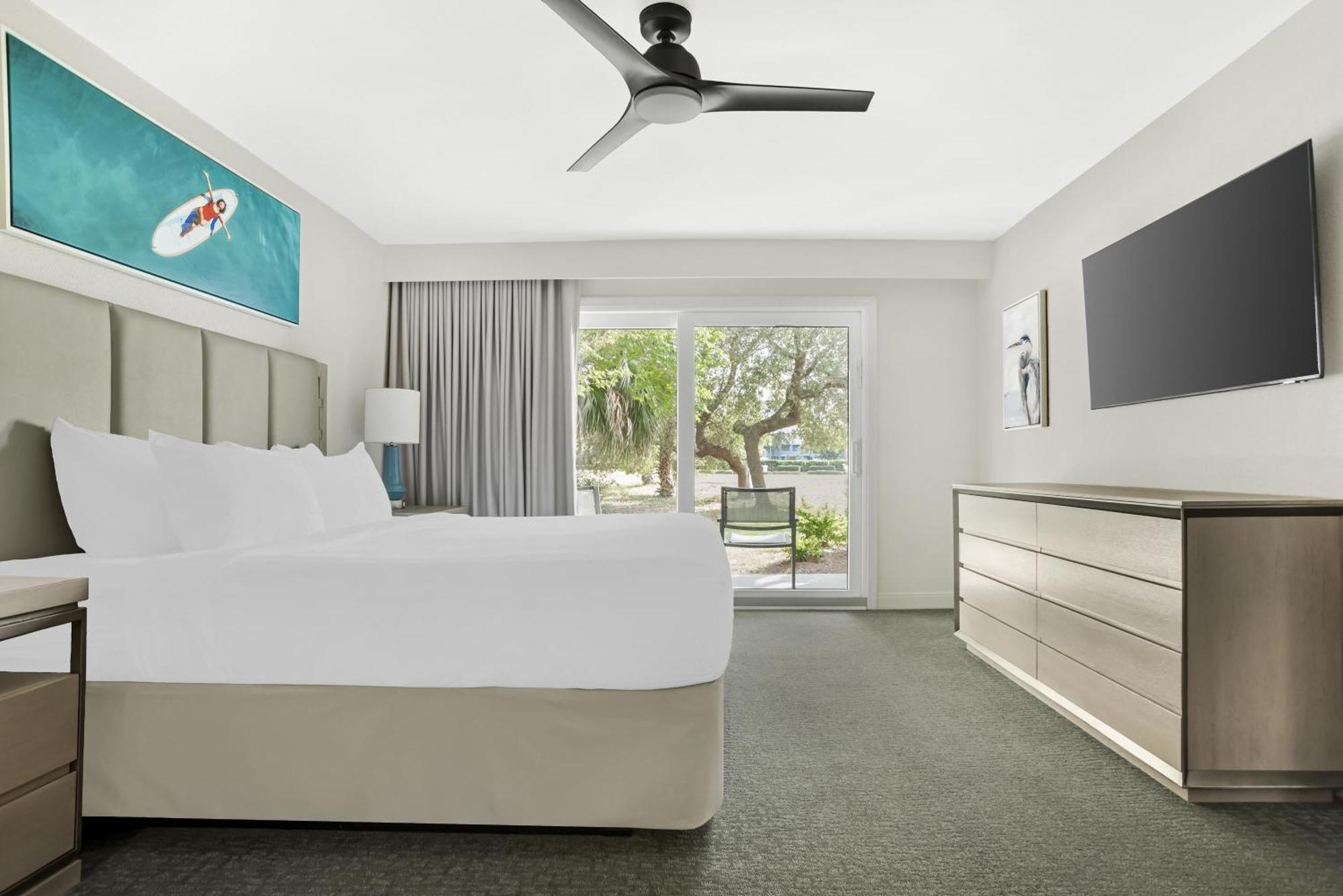 Two-Bedroom Golf View Suite One King Bed Two Queen Beds