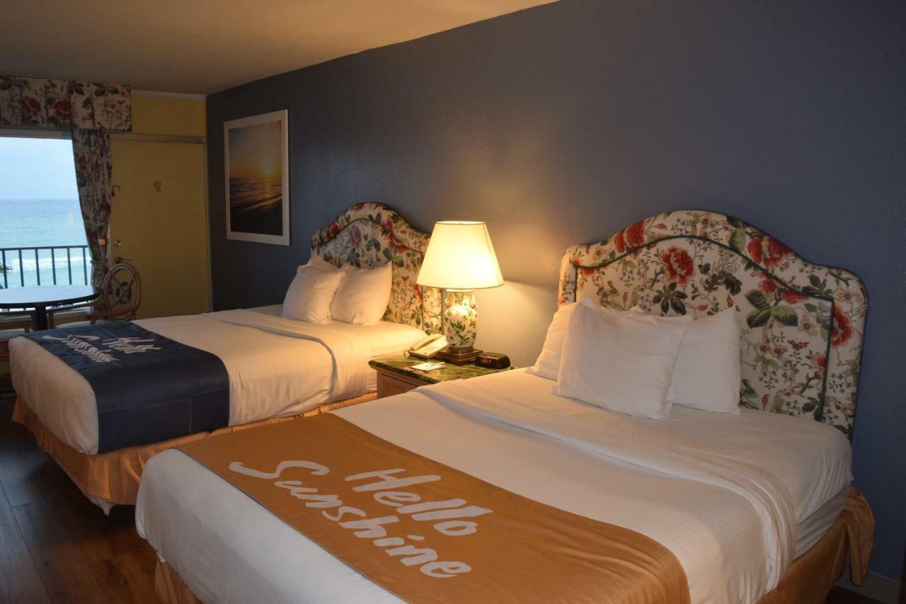 Queen Studio Two Queen Beds Beach View Non-Smoking